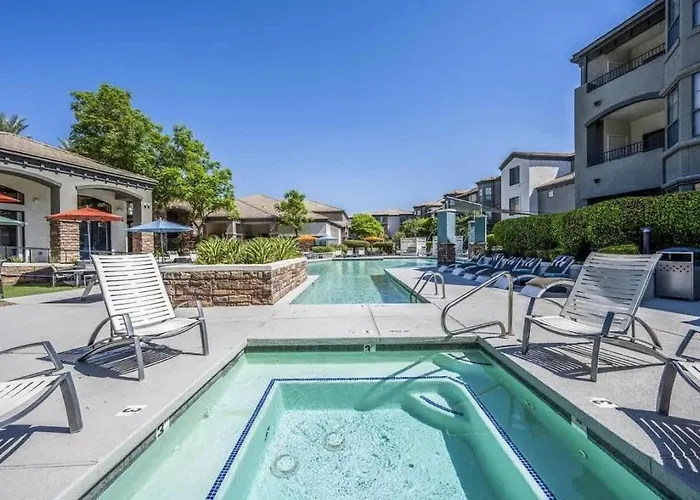 Apartment Boulevard 1br By Stadium Pool Parking Gym 04 *