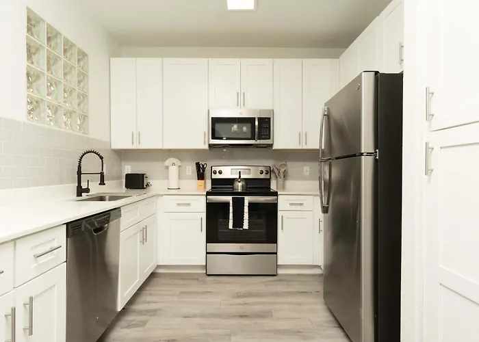 Boulevard 1br By Stadium Pool Parking Gym 04 Apartment Glendale