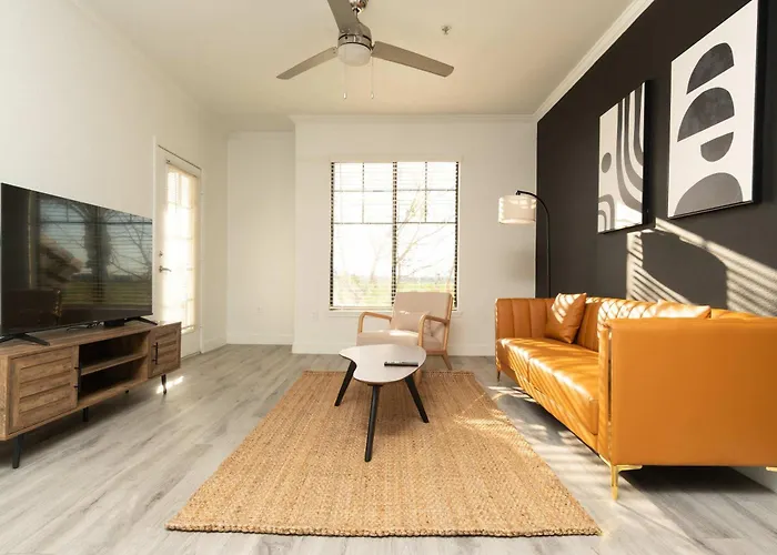 Boulevard 1br By Stadium Pool Parking Gym 04 Glendale